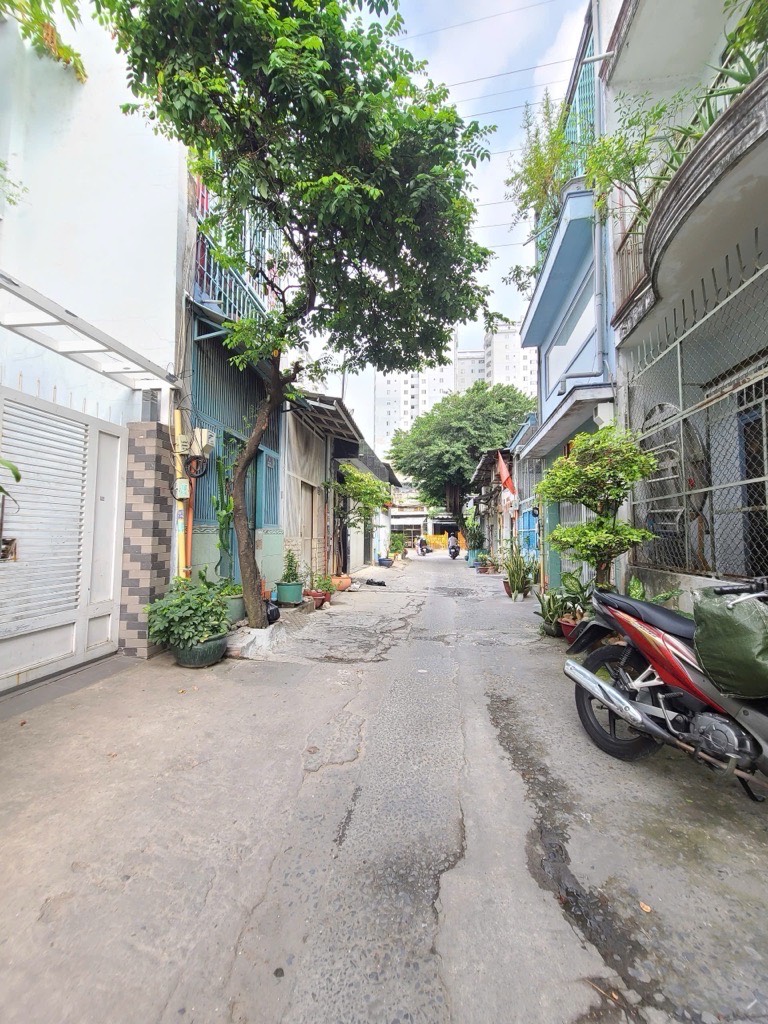 Tân Phú- nhà 2 mt trước sau - nhà 2 tầng kiên cố