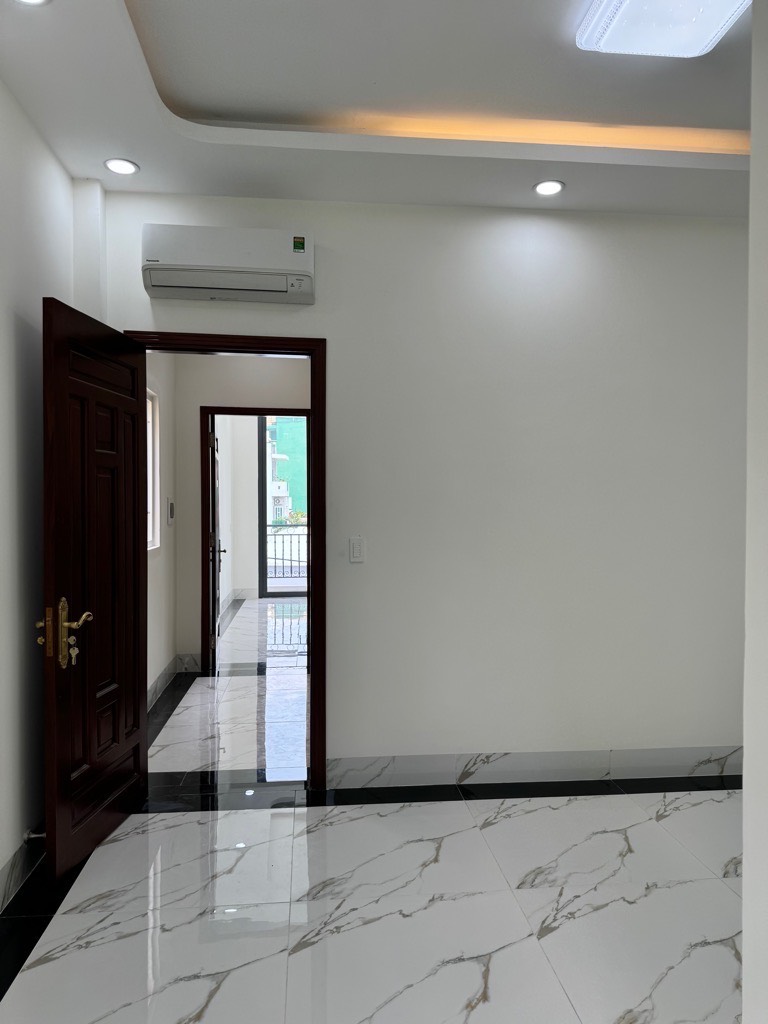 Hẻm xe hơi 8 mét thông - ngay Đầm Sen Park mới đẹp ở ngay