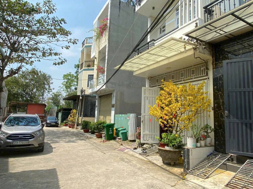 Bán lô đất đường hàng tre, P. Long Thạnh Mỹ Tp Thủ Đức