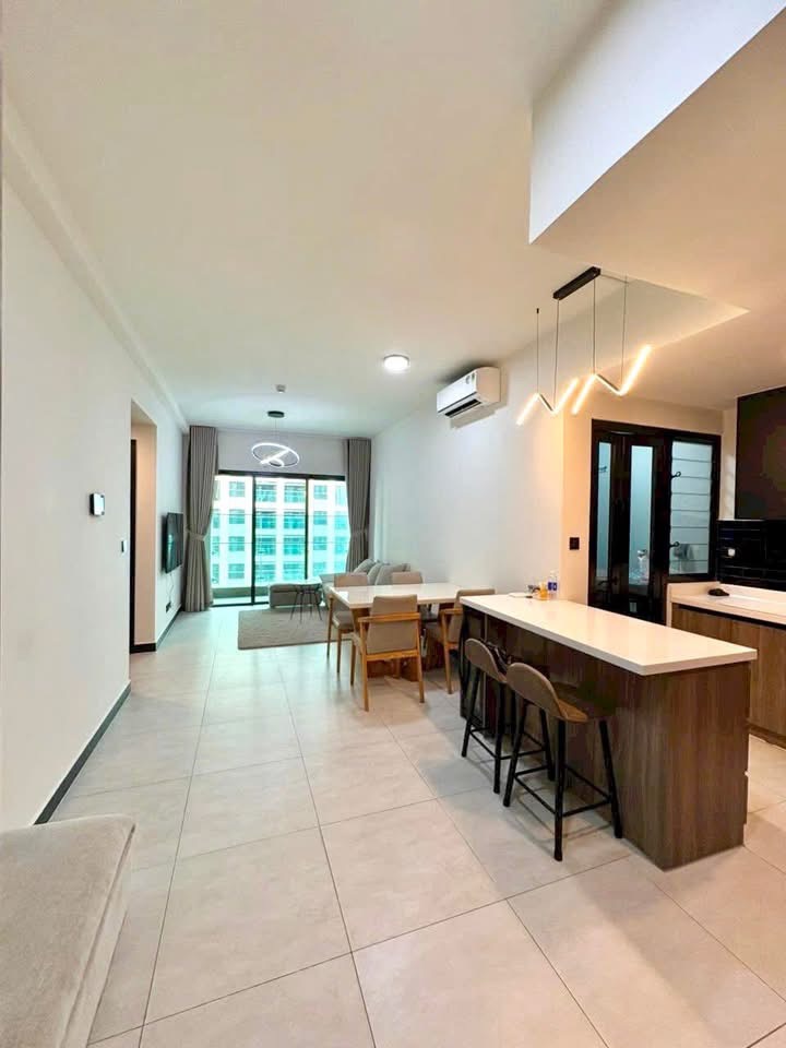 Bán căn hộ chung cư De La Sol, Bến Vân Đồn, Quận 4, 2 phòng ngủ, 80m2, nội thất đầy đủ