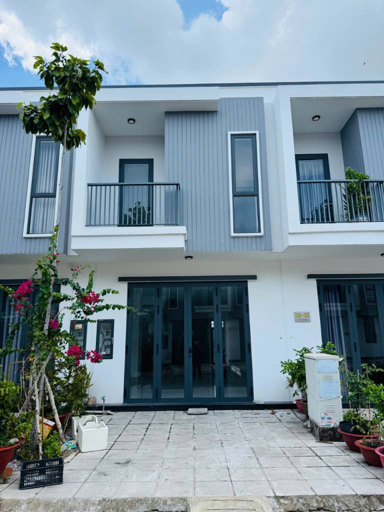 Khách vừa trả nhà em cần cho thuê lại căn NOXH KĐT Tây Bắc, lô D14 đường số 4, phường Vĩnh Quang