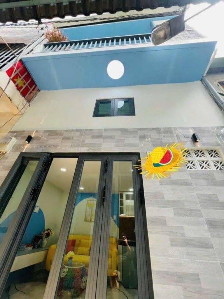 Bán nhà 2 tầng, Phạm Văn Bạch, Tân Bình, diện tích 14m2, nhỉnh 2 tỷ