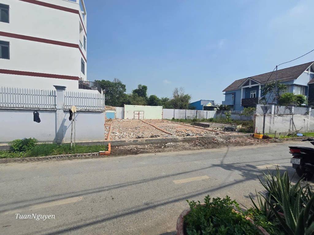 Bán đất thổ cư 95m2 mặt tiền đường nhựa xã Tân Hiệp, giá chỉ 3.7 tỷ, sổ riêng