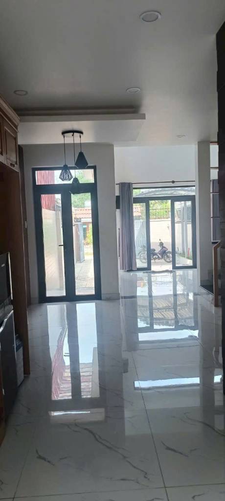 Biệt thự mini 2/ tỉnh lộ 15, xã Tân Thạnh Đông dt 150m2 1 lầu 3pn 2wc giá 3,8 tỷ
