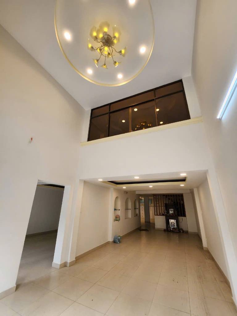 Bán gấp tòa nhà Dương Tử Giang P.4 Quận 11, giá 70ty, đang có sẵn thu nhập