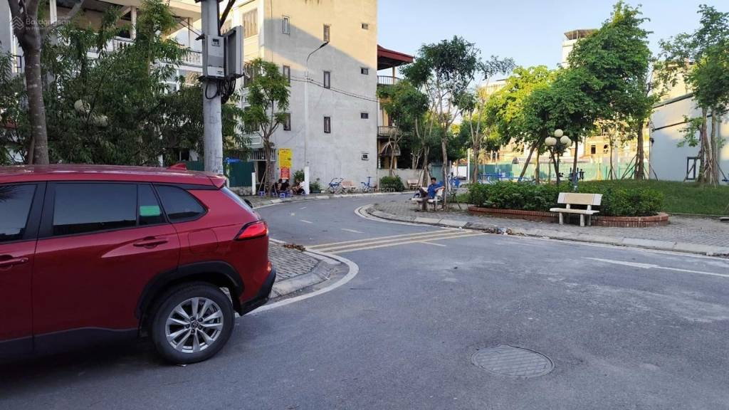 Bán nhà ngõ 1375 Giải Phóng, Hoàng Mai - hẻm ô tô - 73m2
