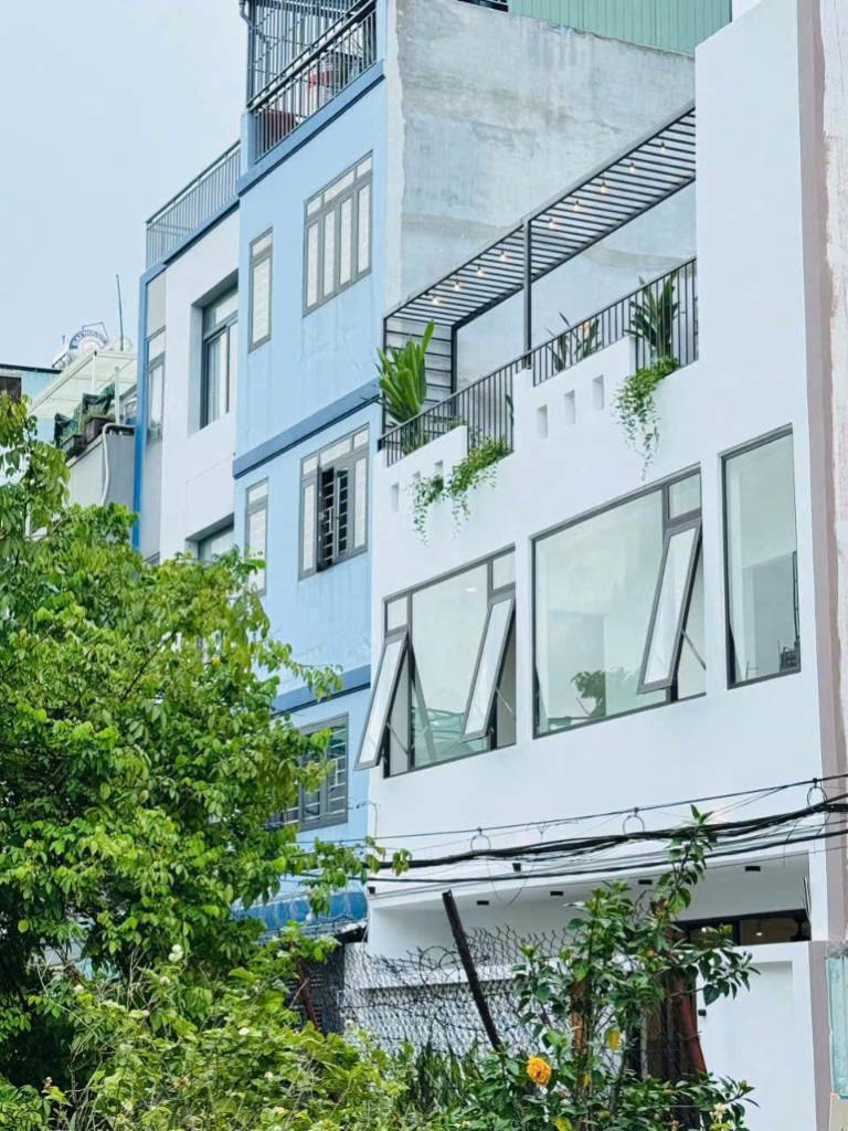 Nhà 84// Tân Sơn Nhì, q Tân Phú dt 40m2 1 lầu 2pn 3wc giá 5,6 tỷ