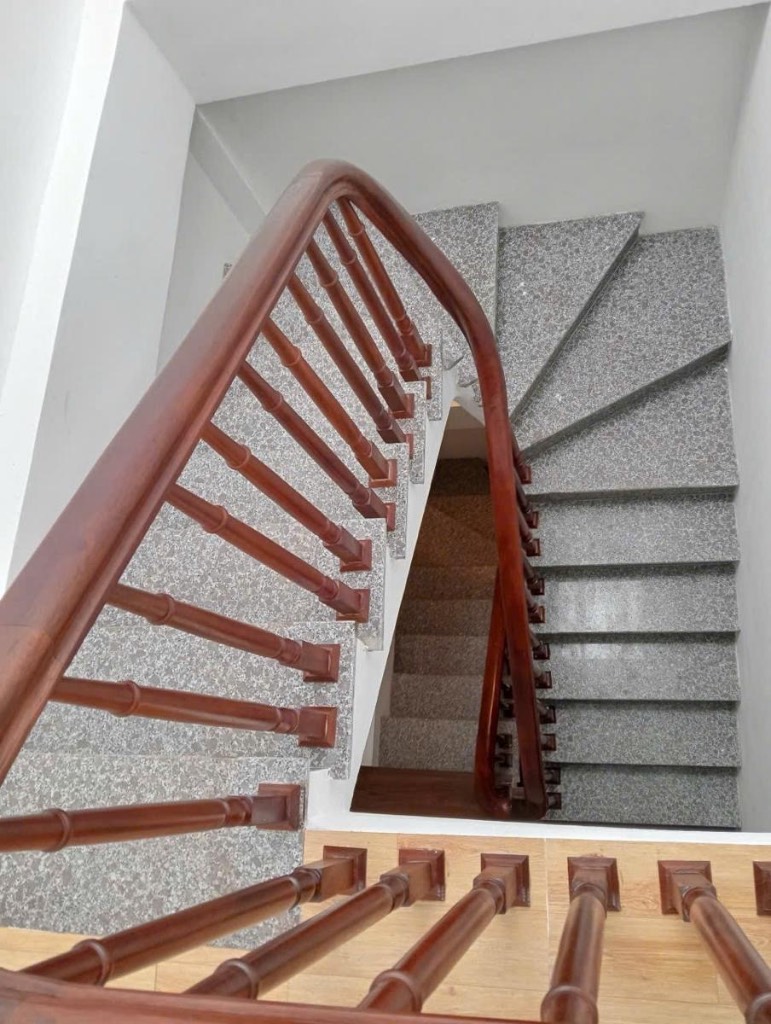 Bán nhà riêng 30m2 Khương Trung Thanh Xuân- Nhà 4 ngủ 4 vệ sinh, thiết kế hợp lý, giá tốt