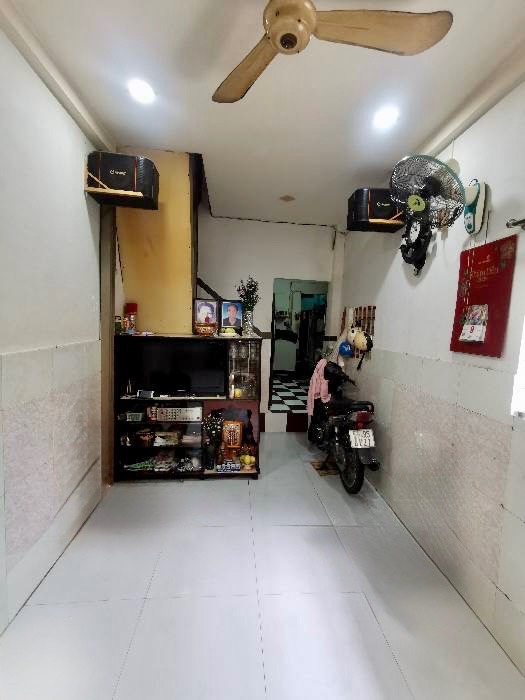 Nhà 2 tầng, ngay đại học Công Nghiệp, chợ Gò Vấp, 23m2, nhỉnh 2 tỷ