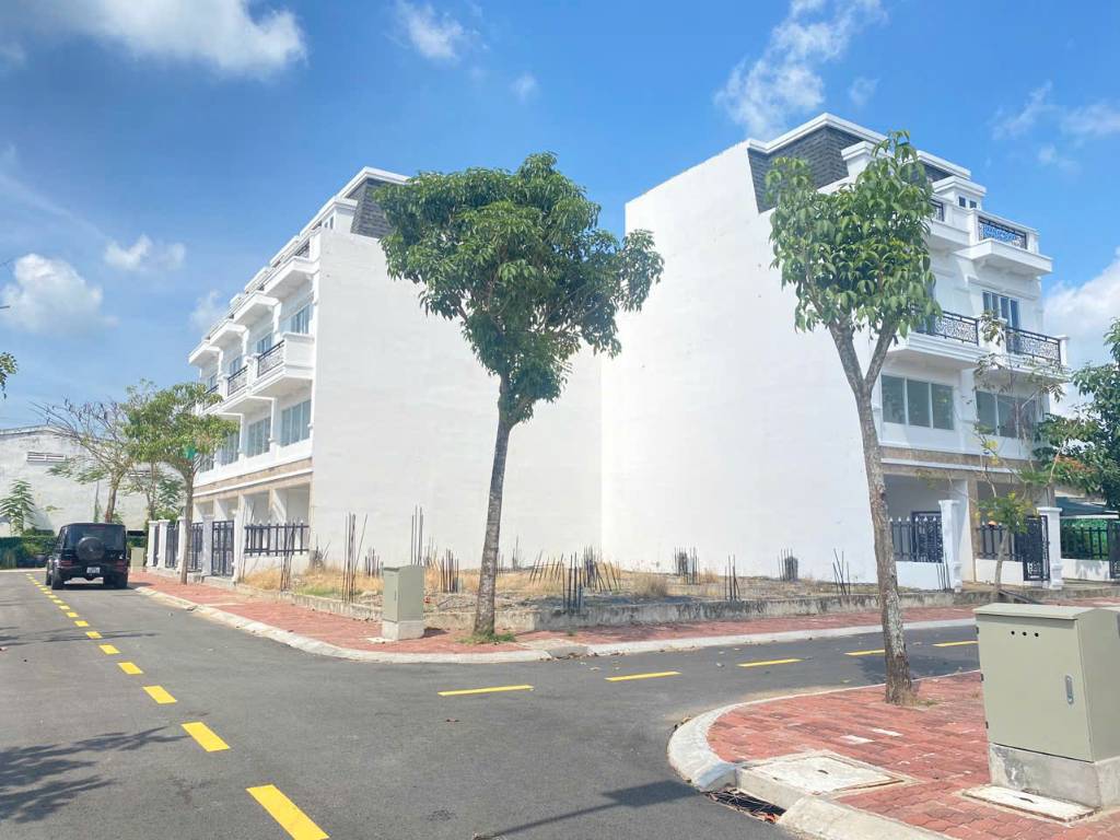 Bán đất chính chủ gần khu biệt thự phường 4, Tân An, diện tích 90m2, giá 1 tỷ