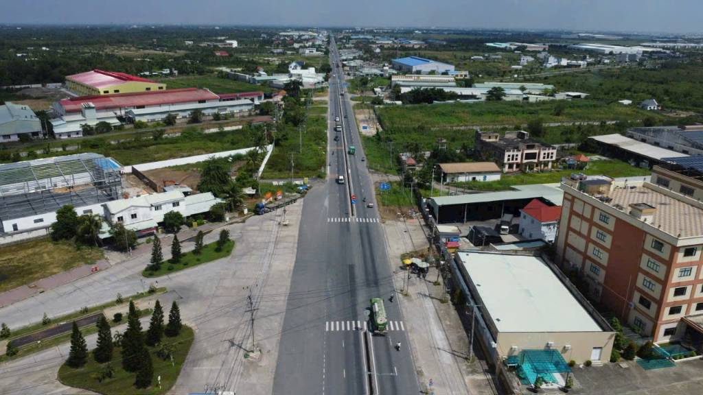 1180m2 đất thổ cư mặt tiền tỉnh lộ 824 xã Lương Bình, Bến Lức, Long An giá 14 tỷ