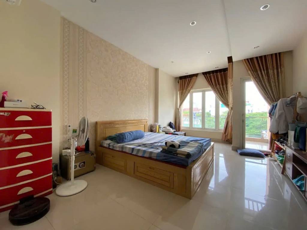 Bán nhà 4 tầng mặt tiền Tô Hiệu 100m2, 5PN, ở hoặc kinh doanh đỉnh, giá chỉ 17.5 tỷ TL