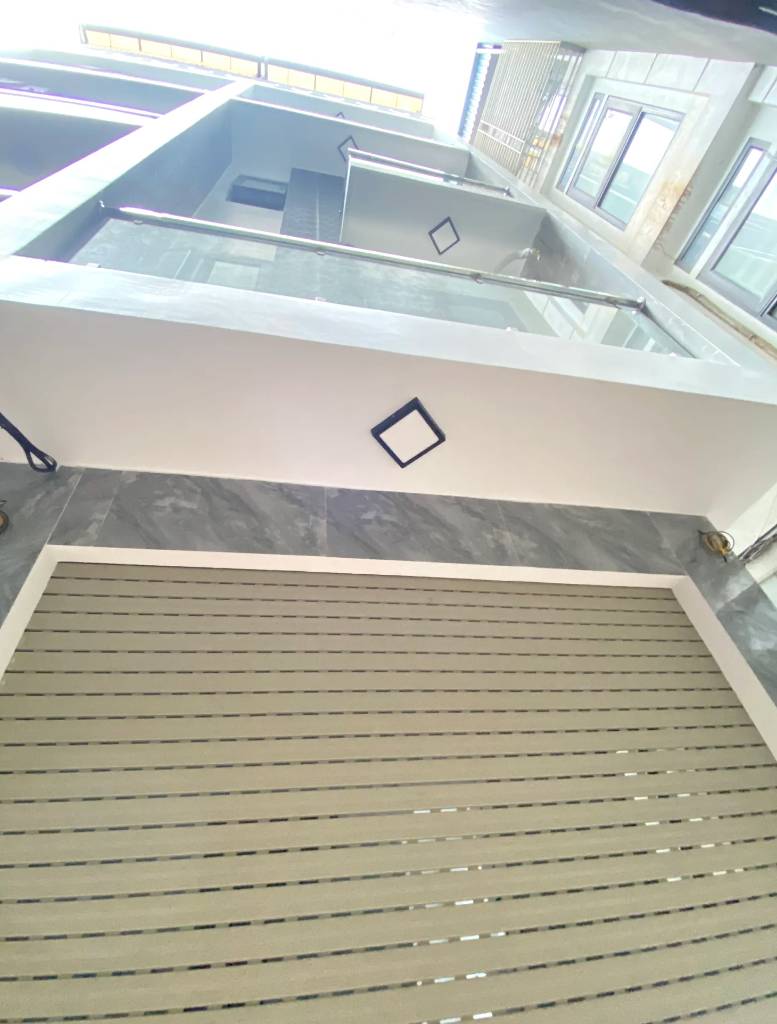 Nhà 5 tầng Ngọc Lâm, Long Biên, 40m², mặt tiền đẹp, ngõ thông, kinh doanh tốt, 7.9 tỷ