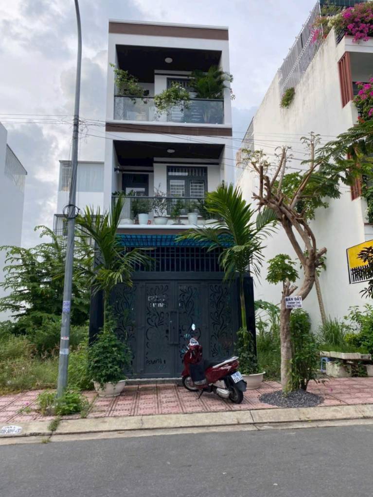 Bán nhà 3 tầng KĐT Hà Quang 2 Nha Trang, 80m²  ngang 4m, 3PN, giá 7.2 tỷ