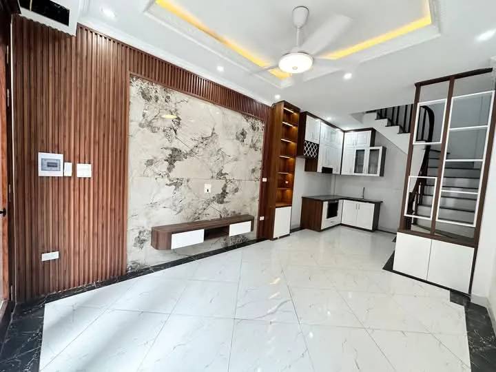 Bán nhà Tựu Liệt, Thanh Trì, Hà Nội, 36m2, 5 tầng, mặt tiền 4m10, vào ở ngay, chỉ 5,8 tỷ