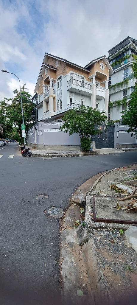 Bán villa 3 lầu góc 2 mặt tiền đường 34 Trần Não, Bình An, TP Thủ Đức, 275m², giá 75 tỷ