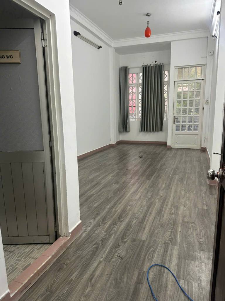 Cho thuê tầng 1 nhà mặt tiền Bàu Cát – khu sầm uất, thuận tiện kinh doanh