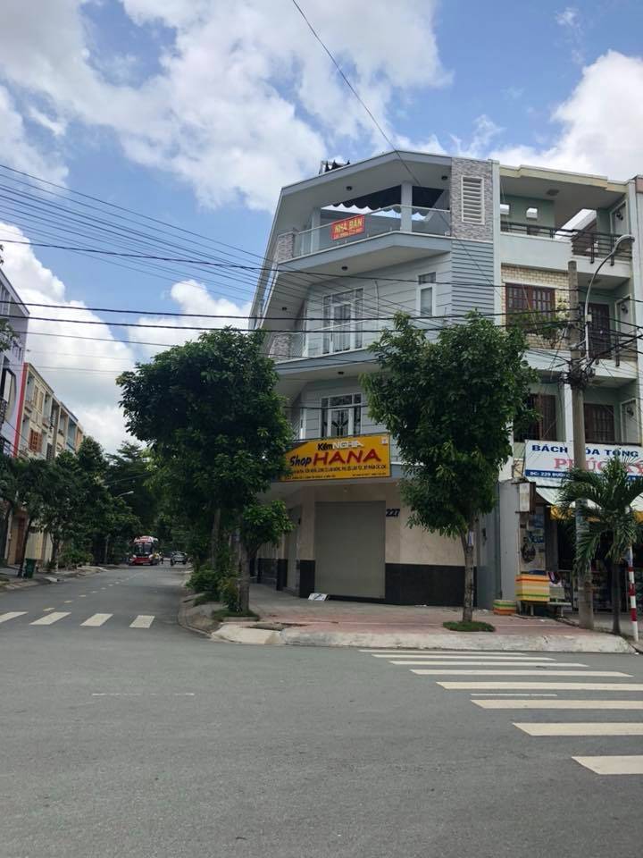 Bán đất 2 mặt tiền Vành Đai Trong, DT 18x50m, sổ hồng riêng, có giấy phép xây dựng – Vị trí siêu vip