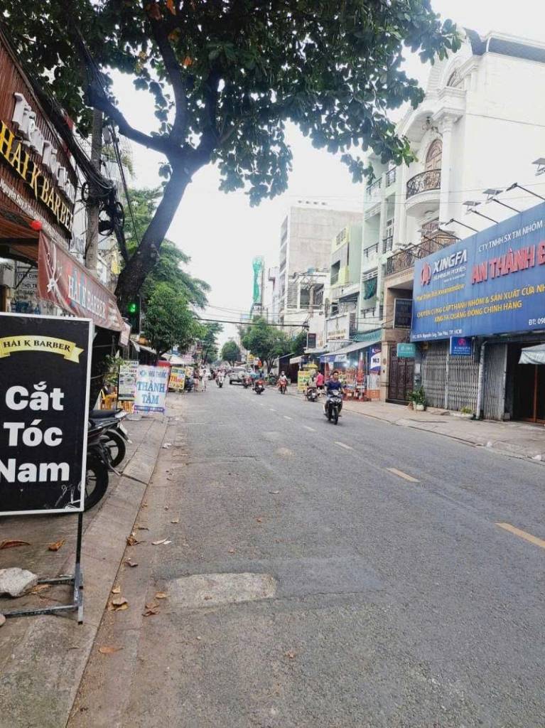 Bán nhà mặt tiền Nguyễn Súy, ngay chợ Tân Hương, 140m2, ngang 5m, 4 tầng, chỉ 23.999 tỷ TL
