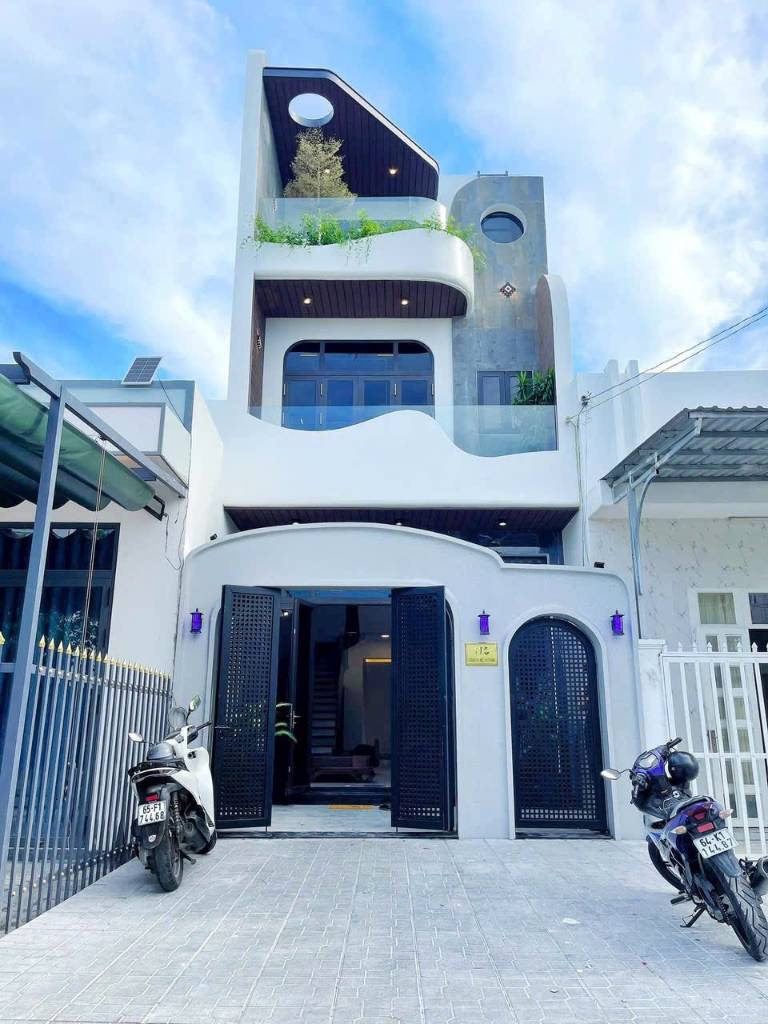 Bán nhanh nhà mặt tiền Nguyễn Huỳnh Đức, Tân An, Long An, gần Aeon, giá 2.55 tỷ