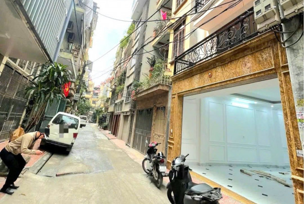 Bán nhà Nguyễn Văn Cừ, Long Biên, ô tô vào nhà, diện tích 47m2, 5 tầng
